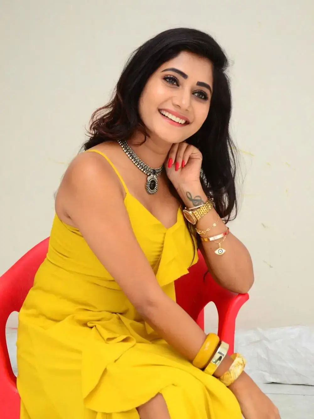 Indian Model Vasanthi Krishnan Stills in Yellow Dress